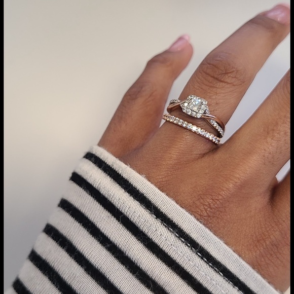 Engagement Ring - Picture 2 of 3